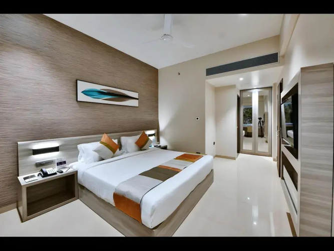Click Hotel Pithampur