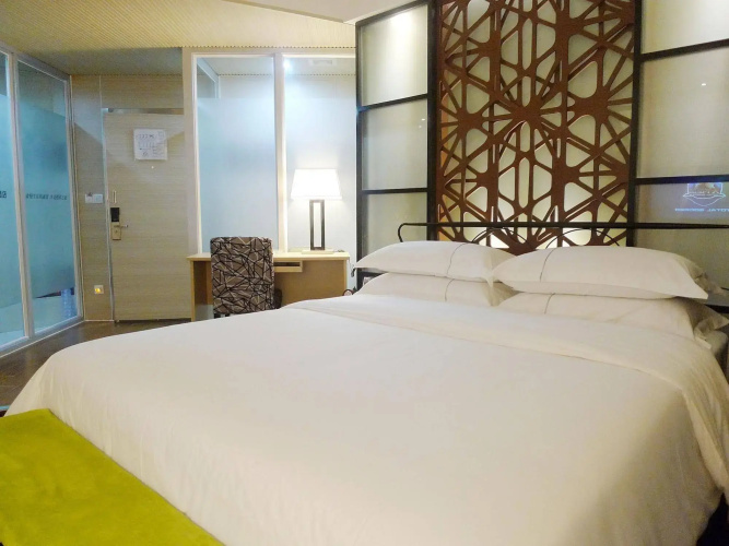 CN Holiday Hotel(广州悉恩假日酒店)
