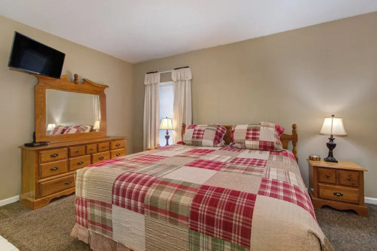 Colonial Crest Condo Unit #113