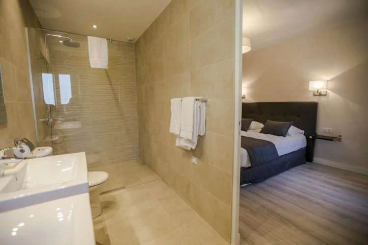 Htel Bleu Rivage