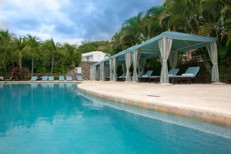 1-Bedroom Near Pool