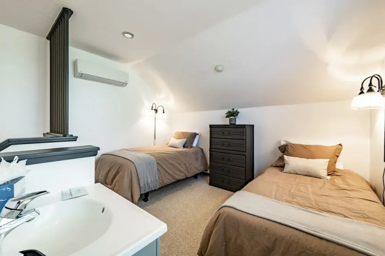 Pay Day Condominiums