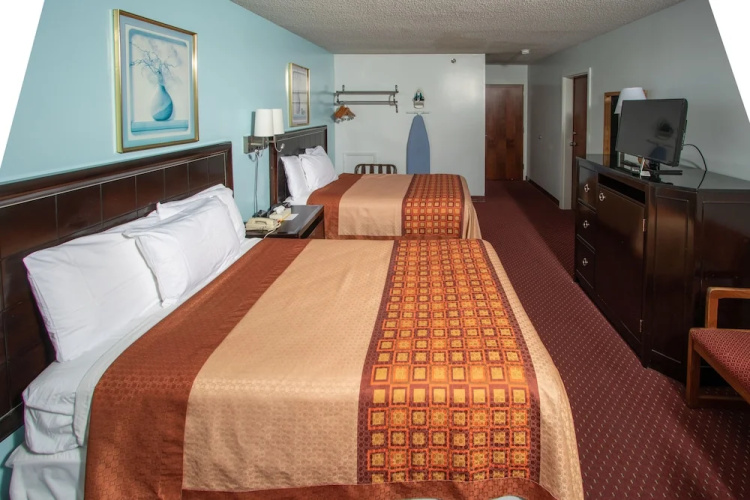Eastbrook Inn