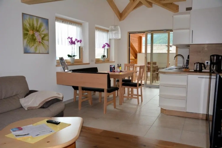 3 Bedrooms Apartment