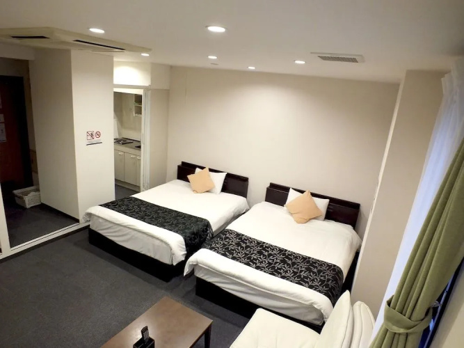 Hotel & Condominium airBest