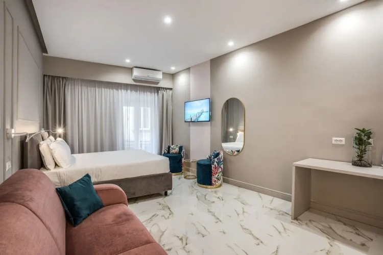 Standard Quadruple Family room