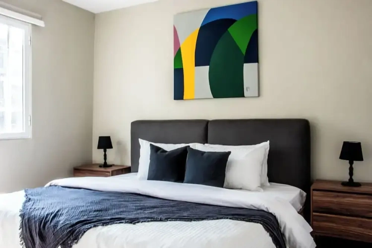 2 Bedrooms Apartment