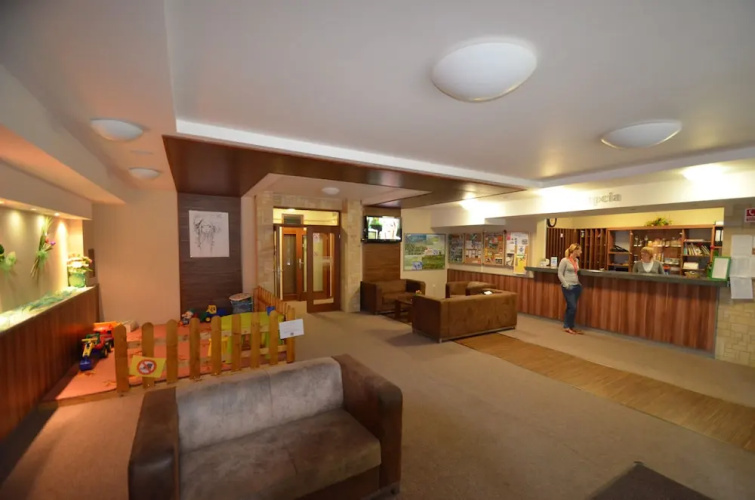 Fatrapark 2 Apartments & Restaurant