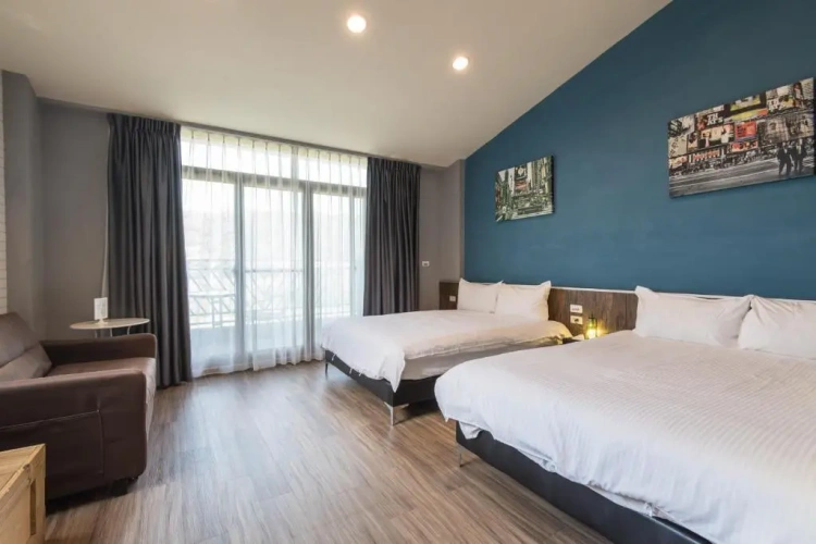 Standard Quadruple room with balcony and with mountain view