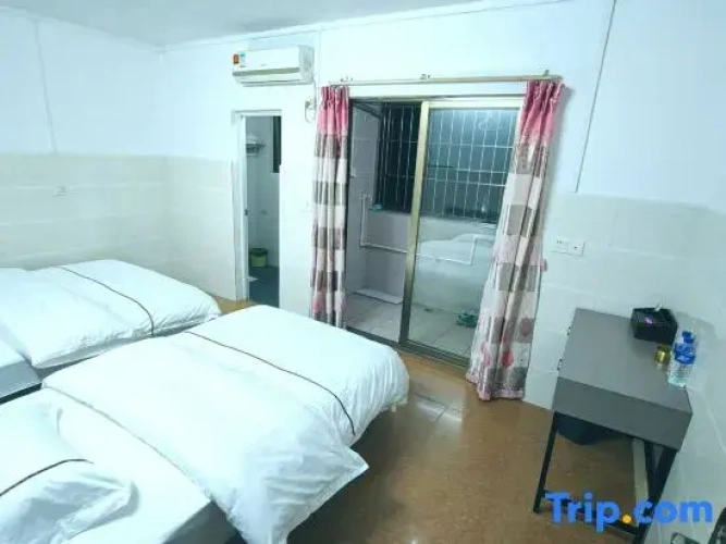 Standard Twin room with balcony