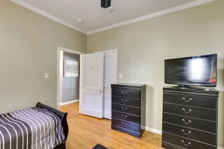 4 Bedrooms Cottage