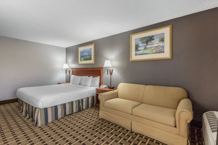 Clarion Inn
