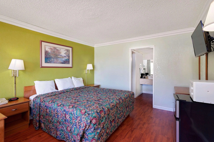 Knights Inn - Palmdale CA