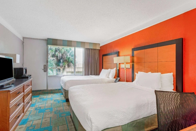 Deluxe Quadruple room
