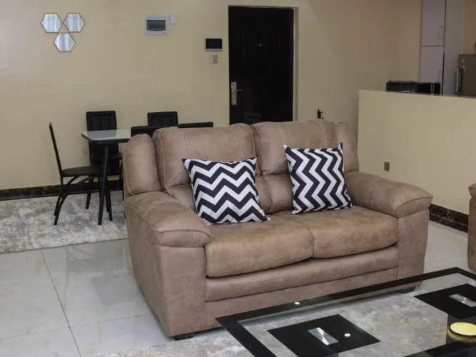 3 Bedrooms Apartment