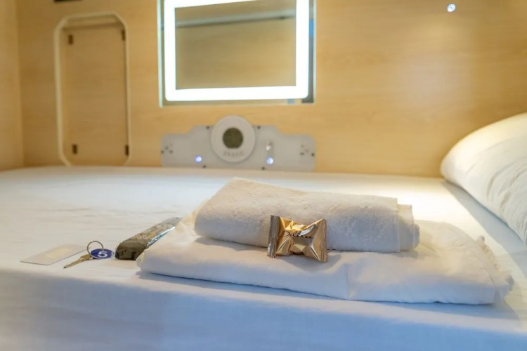 HosteLit Capsule Hostel