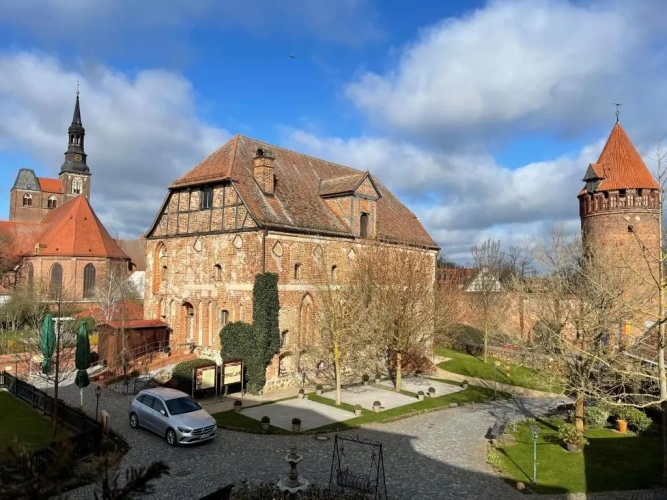Standard Double room with courtyard view