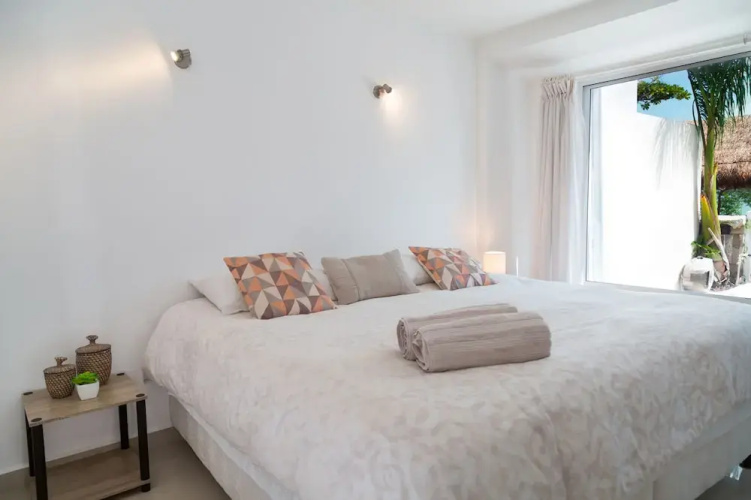 Delightful Lagoon front Villa at hotel zone