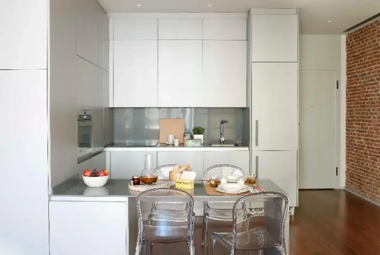 2 Bedrooms Quadruple Apartment