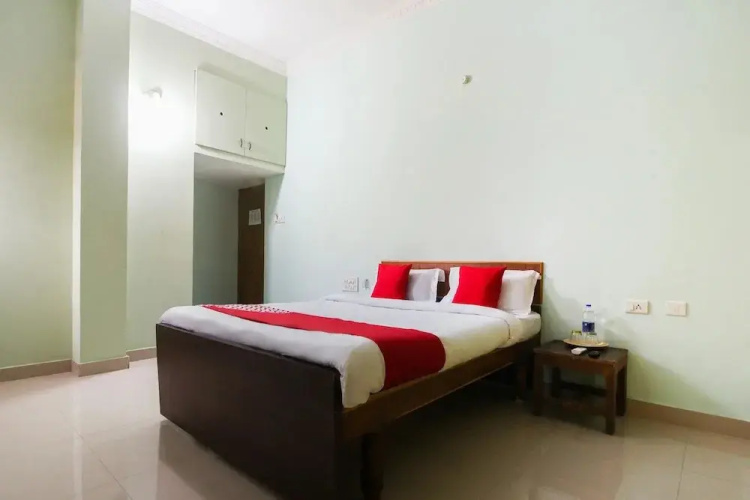 Hotel Srn by OYO Rooms
