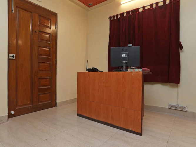 OYO 14818 Sudarshan Apartment