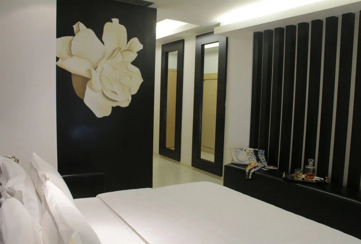 Galaxy Art Hotel