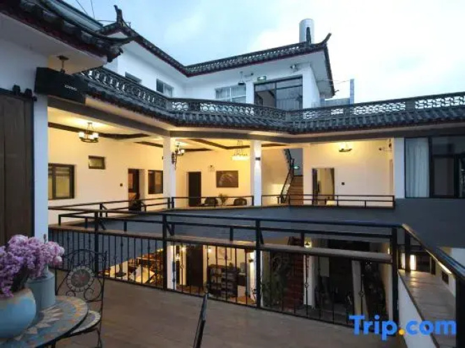 Dali Ziqing Courtyard Inn