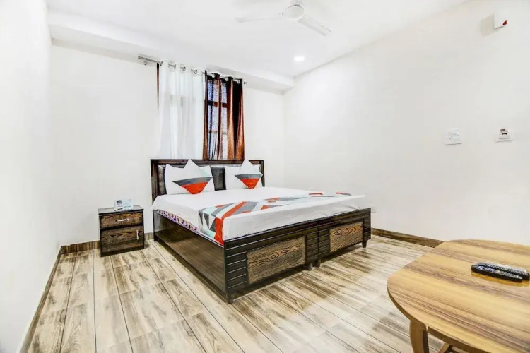 Hotel 3 Bros by Fabhotels