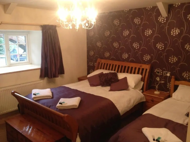 Standard Triple room