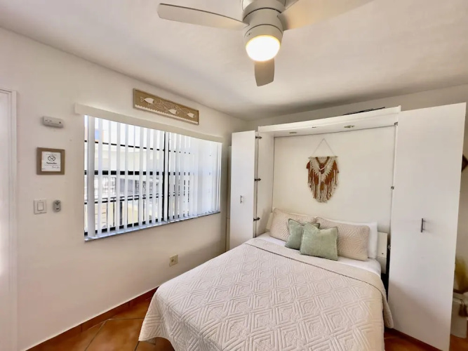 Beach Lover s Studio Apartment in Hollywood FL