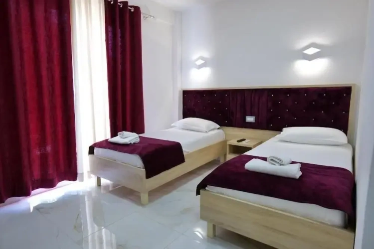 Standard Twin room with balcony