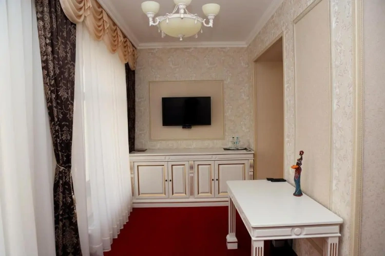 1 Bedroom Suite with view