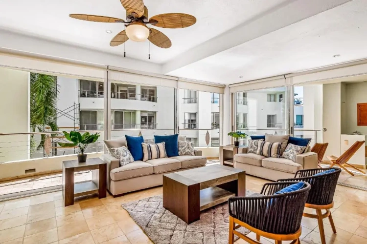 2 Bedrooms Apartment