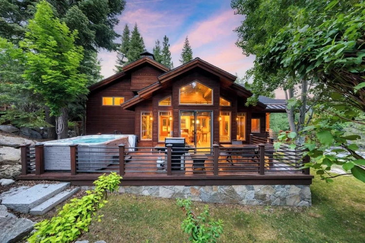 4 Bedrooms Cottage
