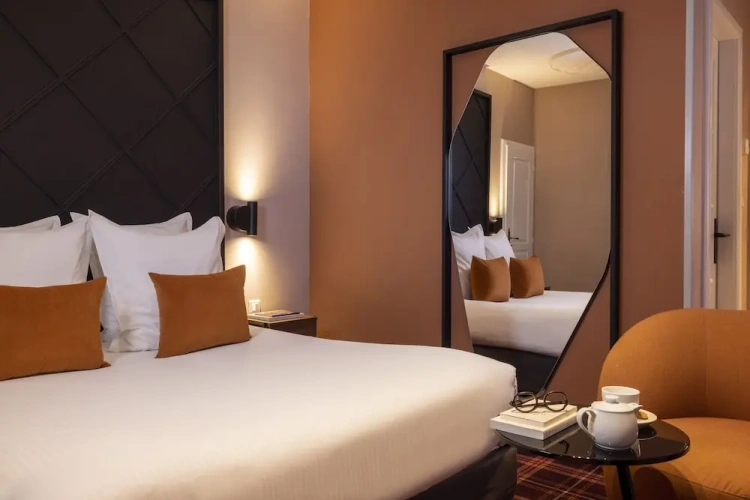Standard Double room with view