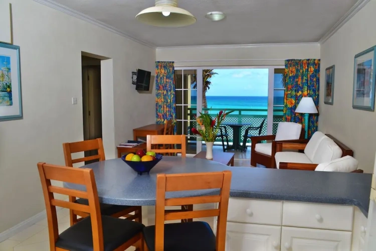 2 Bedrooms Deluxe Apartment with balcony and beachfront