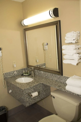 Grandstay Hotel & Suites