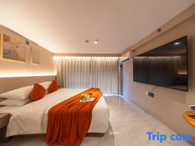 Standard Double room with city view