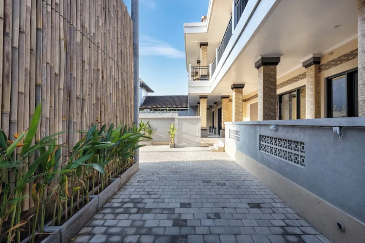 The Tis Guesthouse And Hostel - Canggu