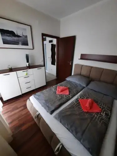 Dinda Apartman