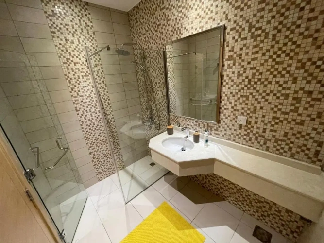 3 Bedrooms Apartment