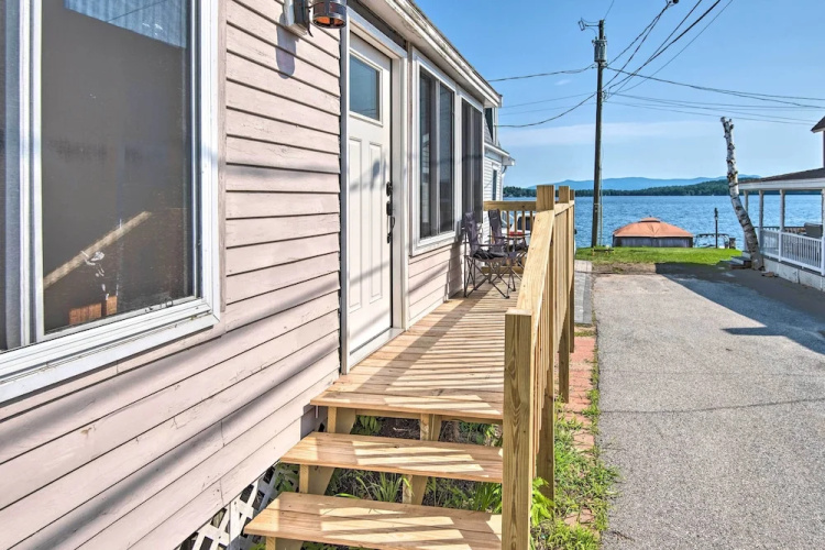 Bayside Weirs Beach Cottage < Half Mile to Pier!