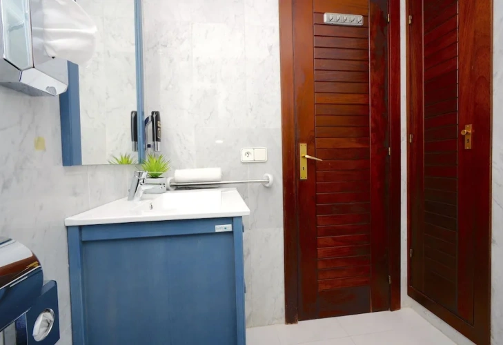 2 Bedrooms Standard Quadruple Apartment with partial sea view