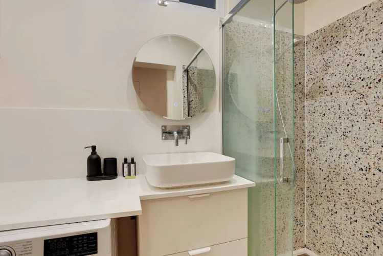 Authentic Apartment - 3br/8p - Clignancourt