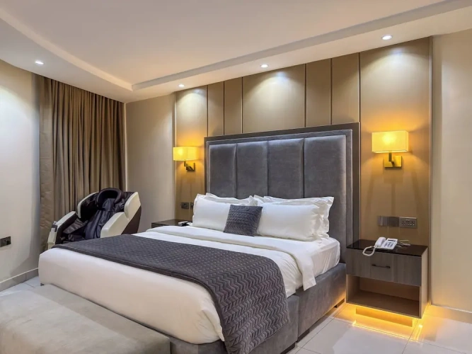 Deluxe Suite
