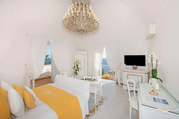 Deluxe Double room with balcony and with sea view