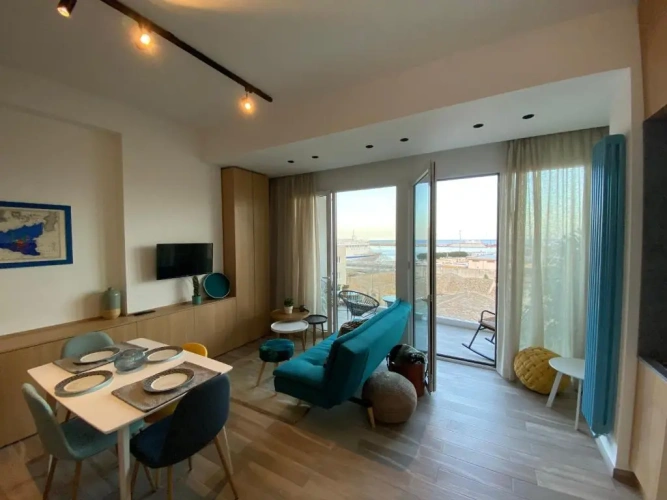 Apartment with sea view