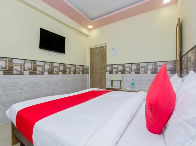 OYO 22048 Trio Hotel