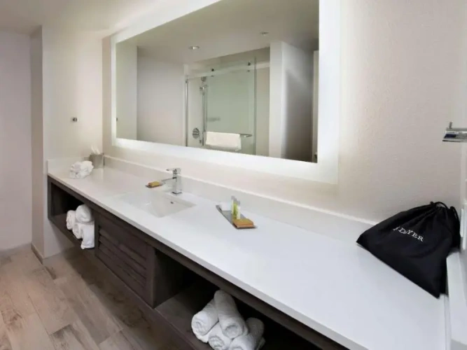 Deluxe Twin room with balcony
