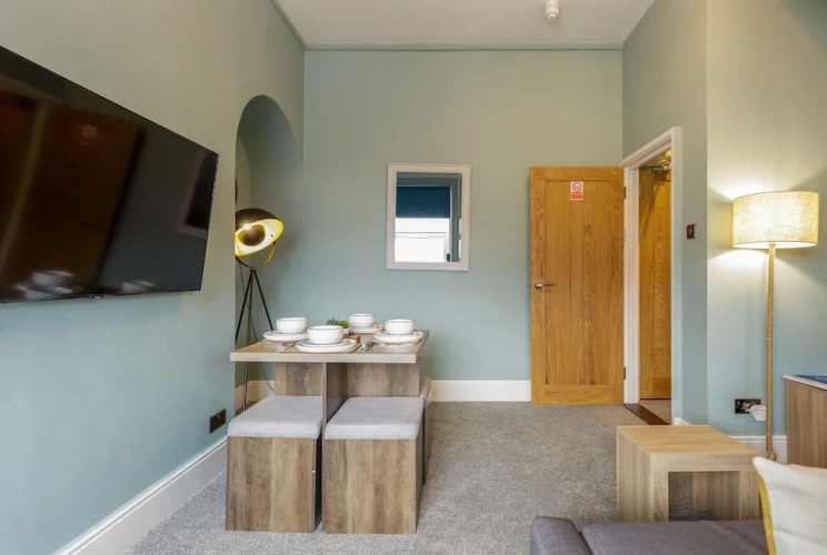 2 Bedrooms Comfort Sextuple Apartment with city view